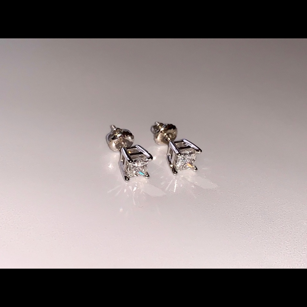1 CT Certified Princess Cut Diamond Stud Earrings